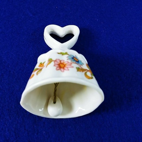Aynsley Cottage Garden Porcelain Dinner Bell With Heart Shape Handle - Picture 6 of 8
